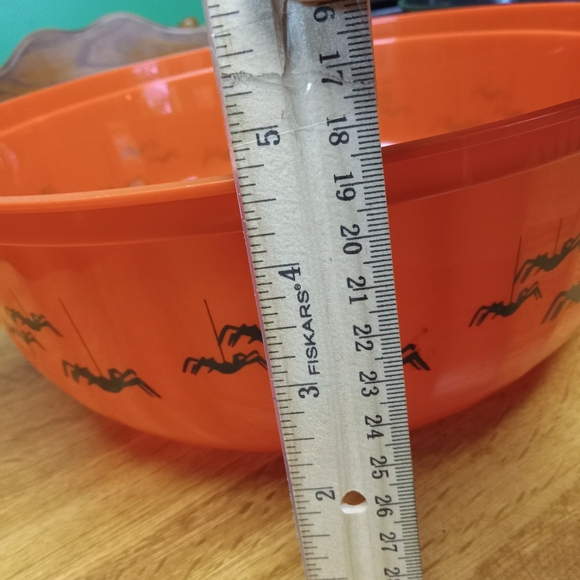 HALLOWEEN TREAT BOWL ORANGE WITH SPIDERS EUC 11.5INX4.5IN - Picture 3 of 4